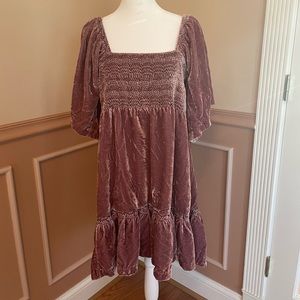 Beautiful bow back velvet pink dress!